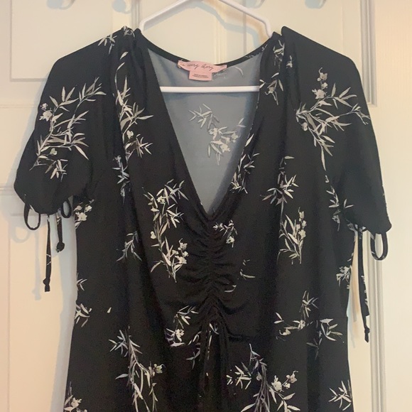 🎉2/50 Beautiful Floral Dress - Picture 2 of 4